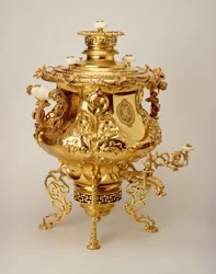 Samovar (koppar, guld och elfenben)
